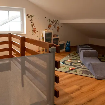 Familytime - Ferienhaus Fuer Familien Mit Garten Im Gruenen * זימראת'