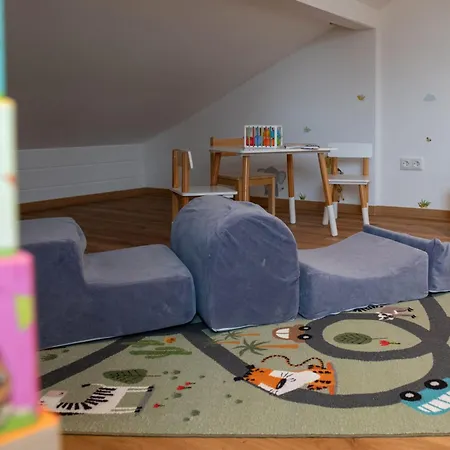 Familytime - Ferienhaus Fuer Familien Mit Garten Im Gruenen זימראת'