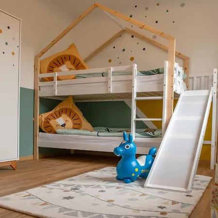 Familytime - Ferienhaus Fuer Familien Mit Garten Im Gruenen זימראת'