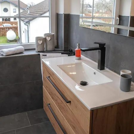 Familytime - Ferienhaus Fuer Familien Mit Garten Im Gruenen בית נופש זימראת'