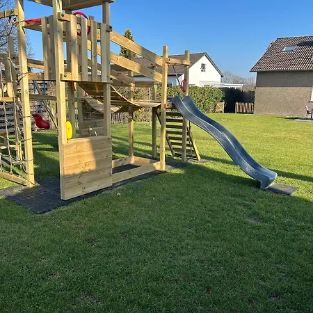 펜션 Familytime - Fuer Familien Mit Grossem Garten In Der Eifel