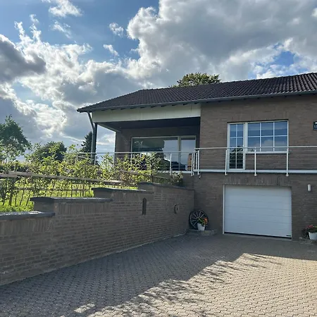 Familytime - Ferienhaus Fuer Familien Mit Garten Im Gruenen * זימראת'