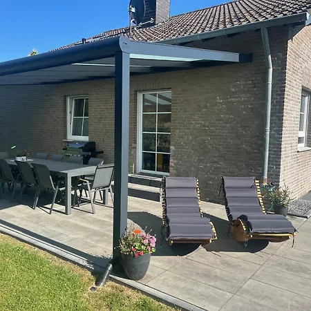 בית נופש Familytime - Fuer Familien Mit Grossem Garten In Der Eifel